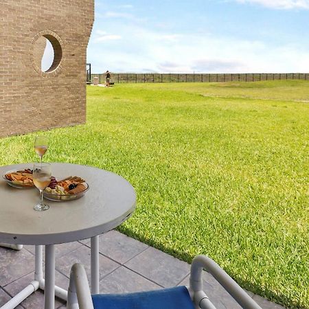 Ground Floor Beachfront Beauty! Steps To The Beach And Pool South Padre Island Quarto foto