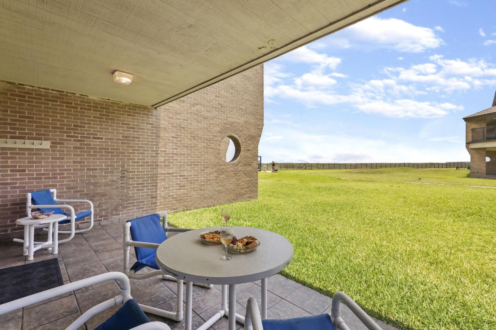 Ground Floor Beachfront Beauty! Steps To The Beach And Pool South Padre Island Quarto foto