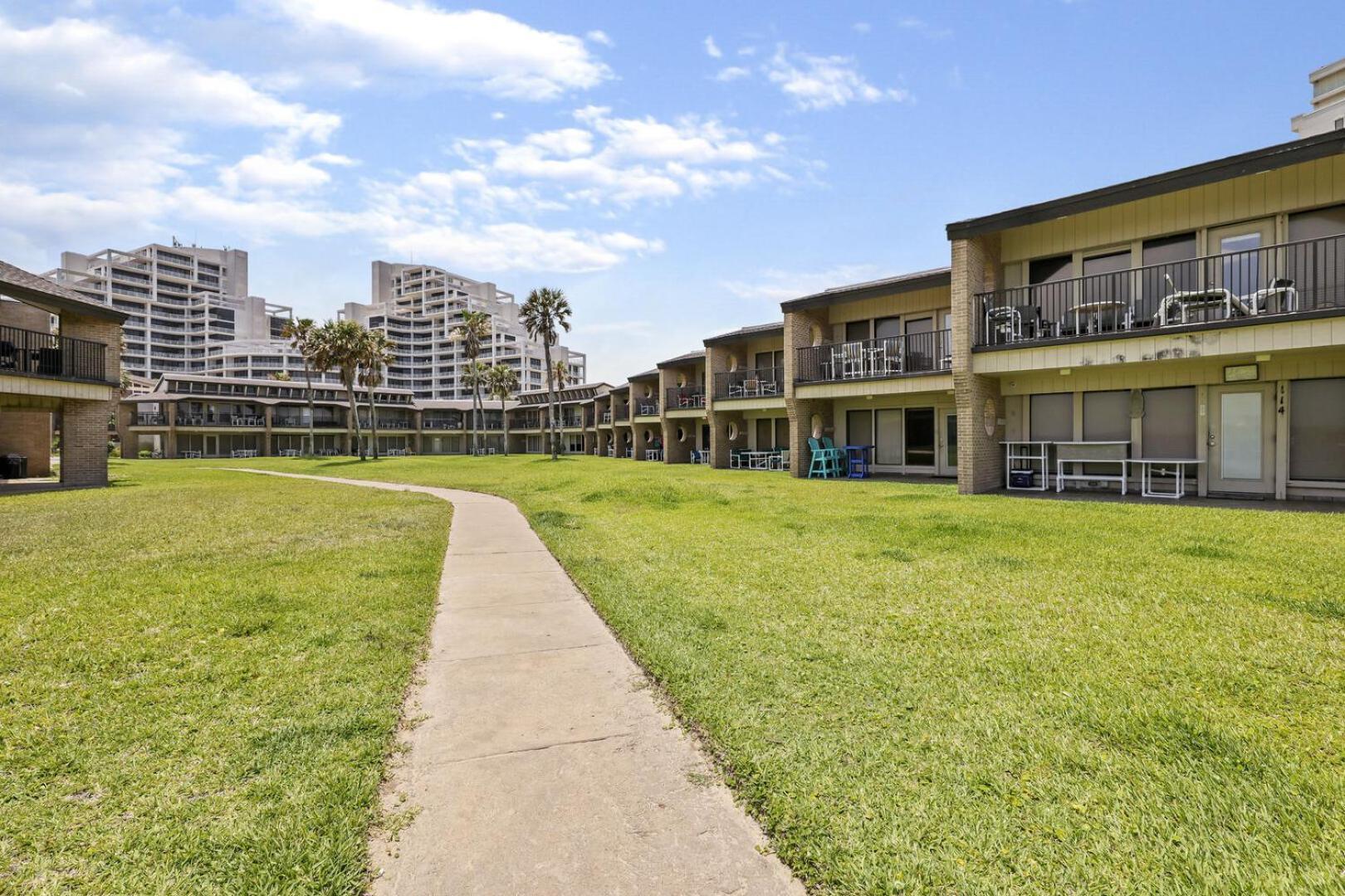 Ground Floor Beachfront Beauty! Steps To The Beach And Pool South Padre Island Quarto foto